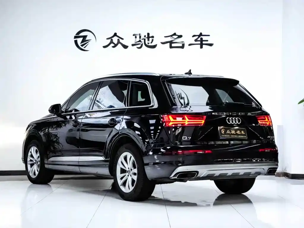 Audi Q7 — миниатюра 12