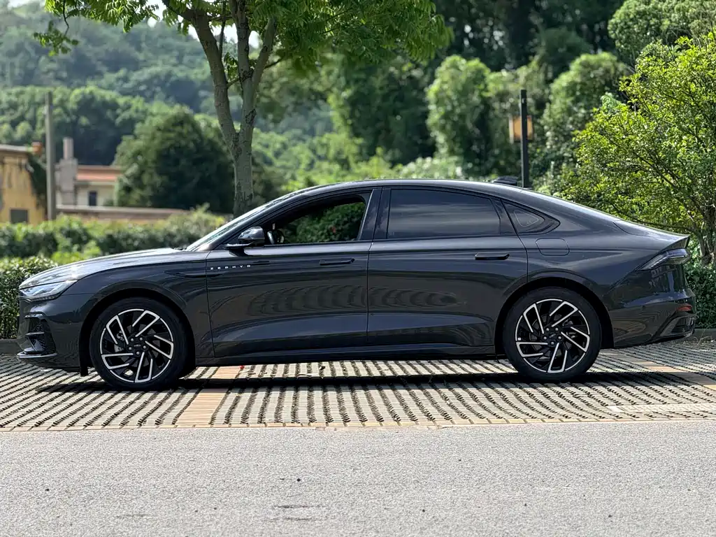 Lincoln Z — миниатюра 7
