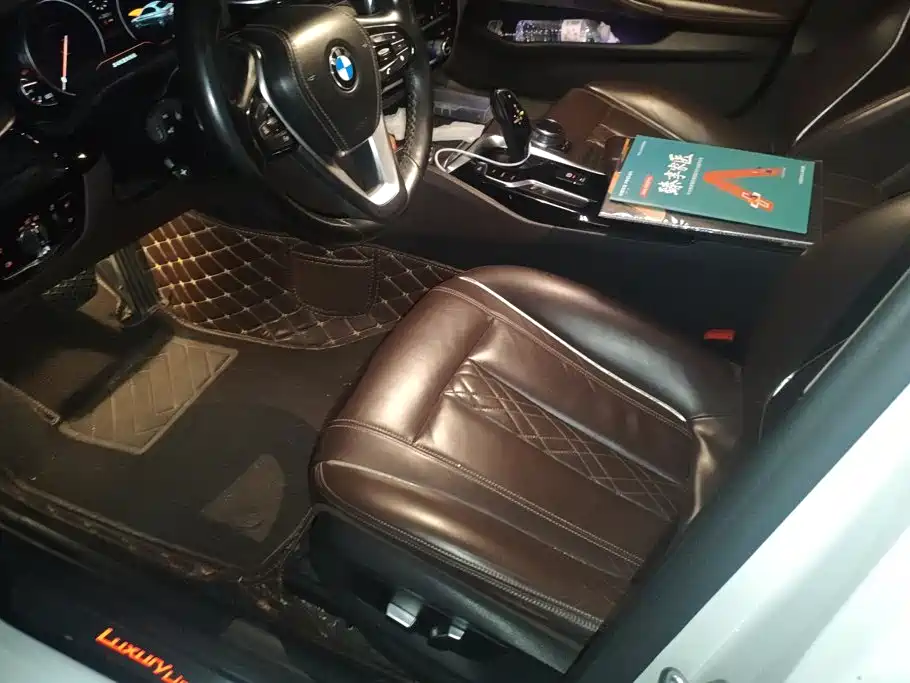 BMW 5 Series — миниатюра 9
