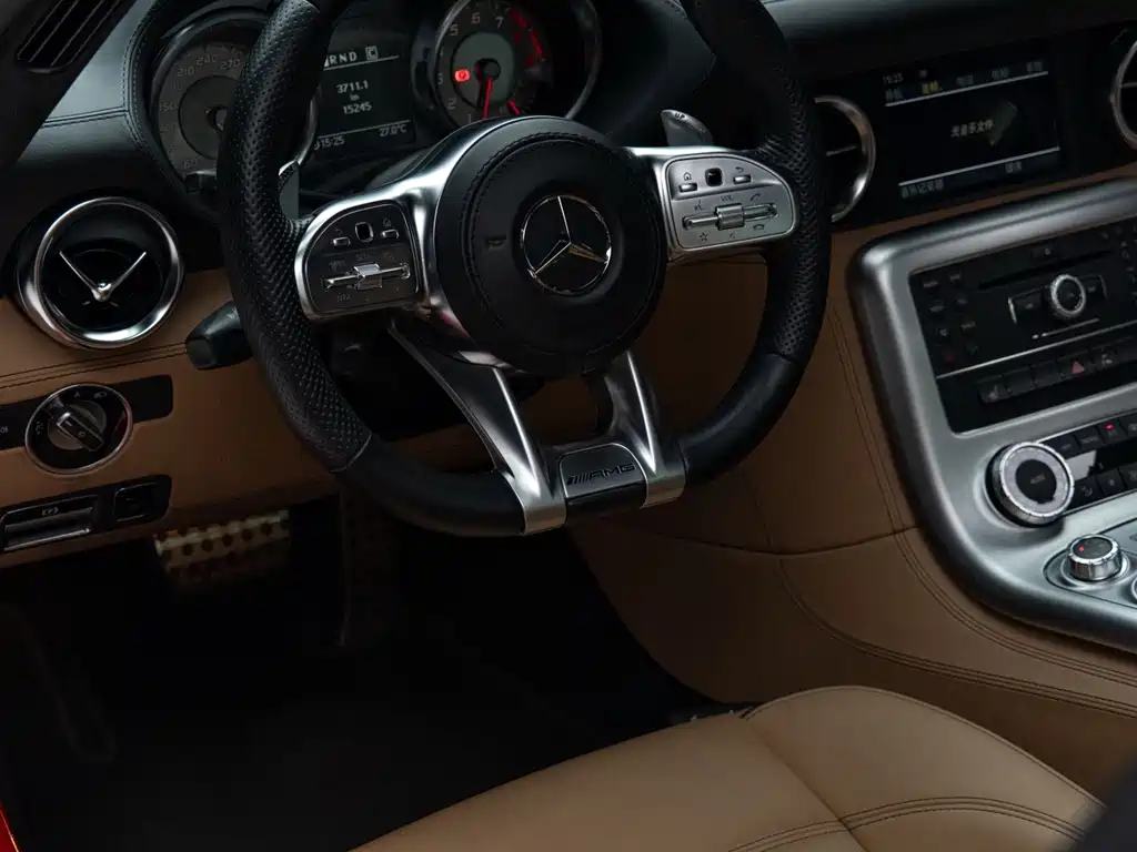 Mercedes-Benz SLS AMG — миниатюра 13