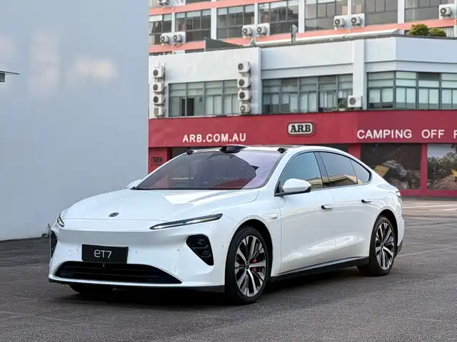 NIO ET7