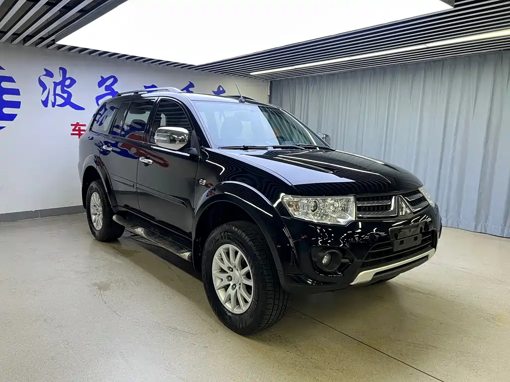 Mitsubishi Pajero Sport — миниатюра 3