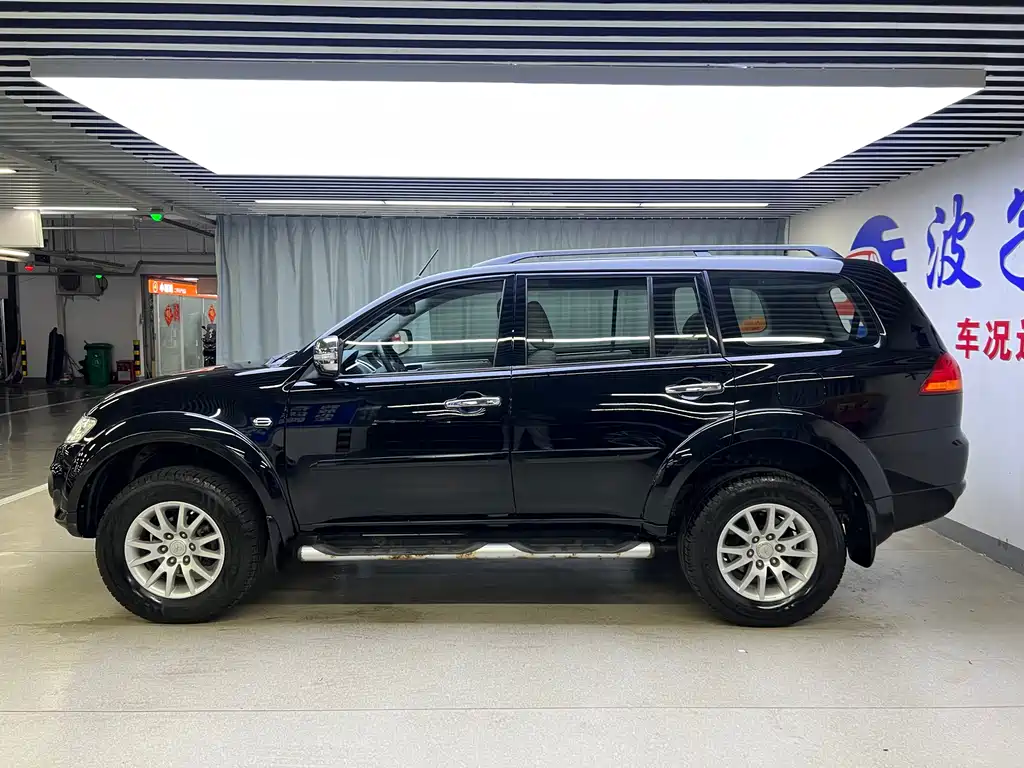 Mitsubishi Pajero Sport — миниатюра 4