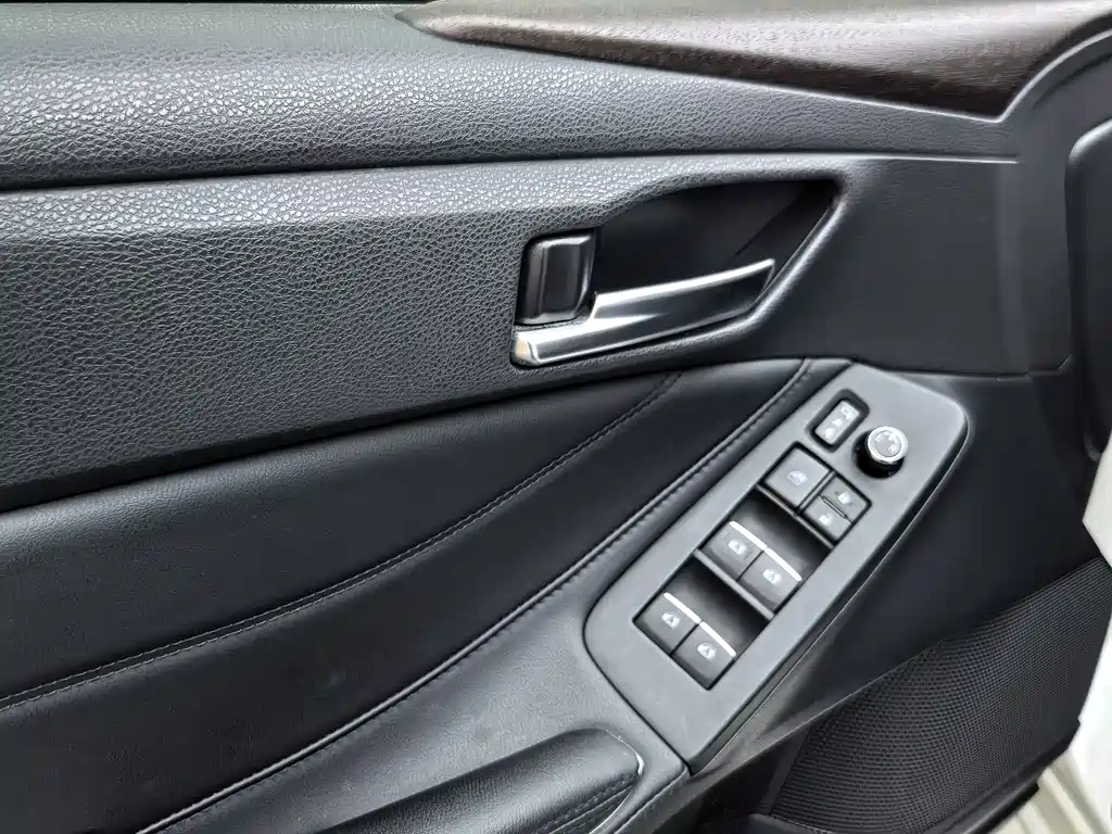 Toyota Avalon — миниатюра 5