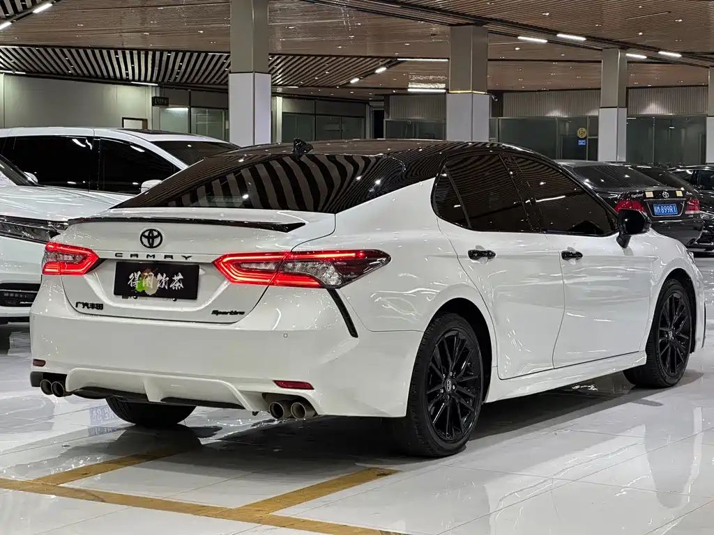 Toyota Camry — миниатюра 29
