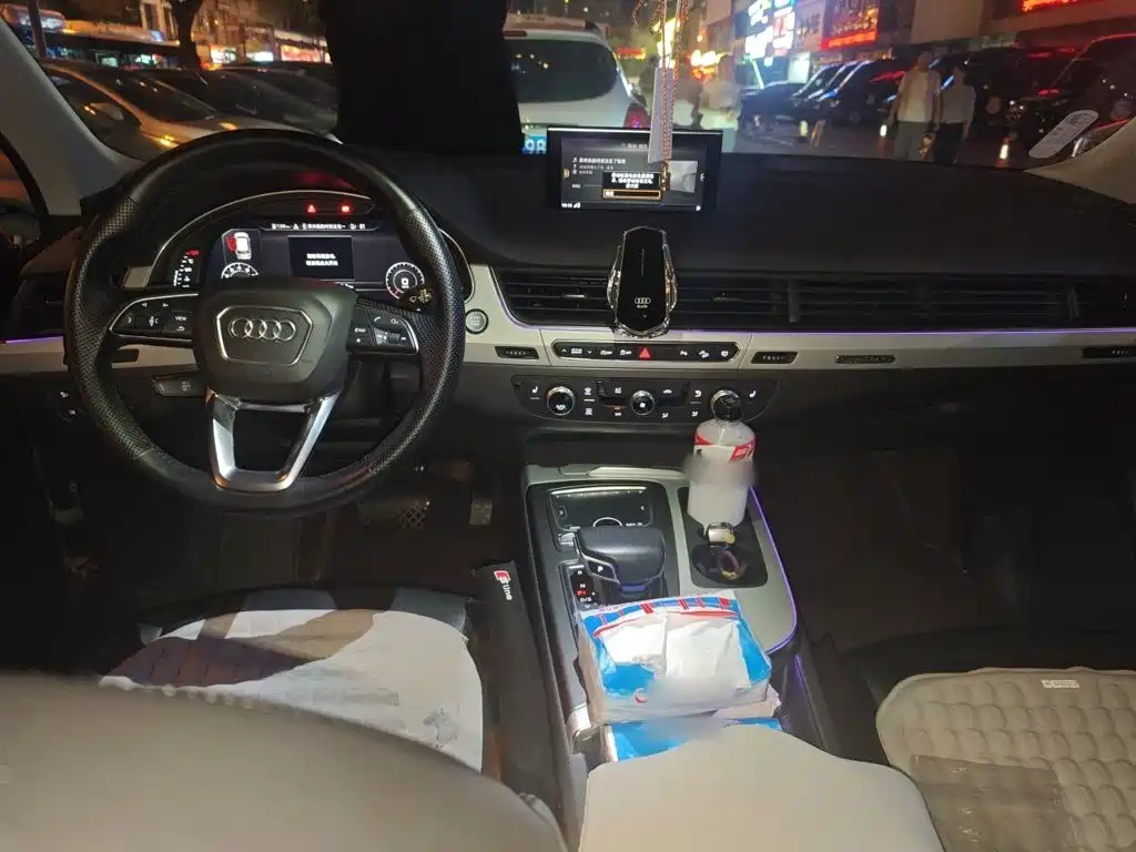 Audi Q7 — миниатюра 5