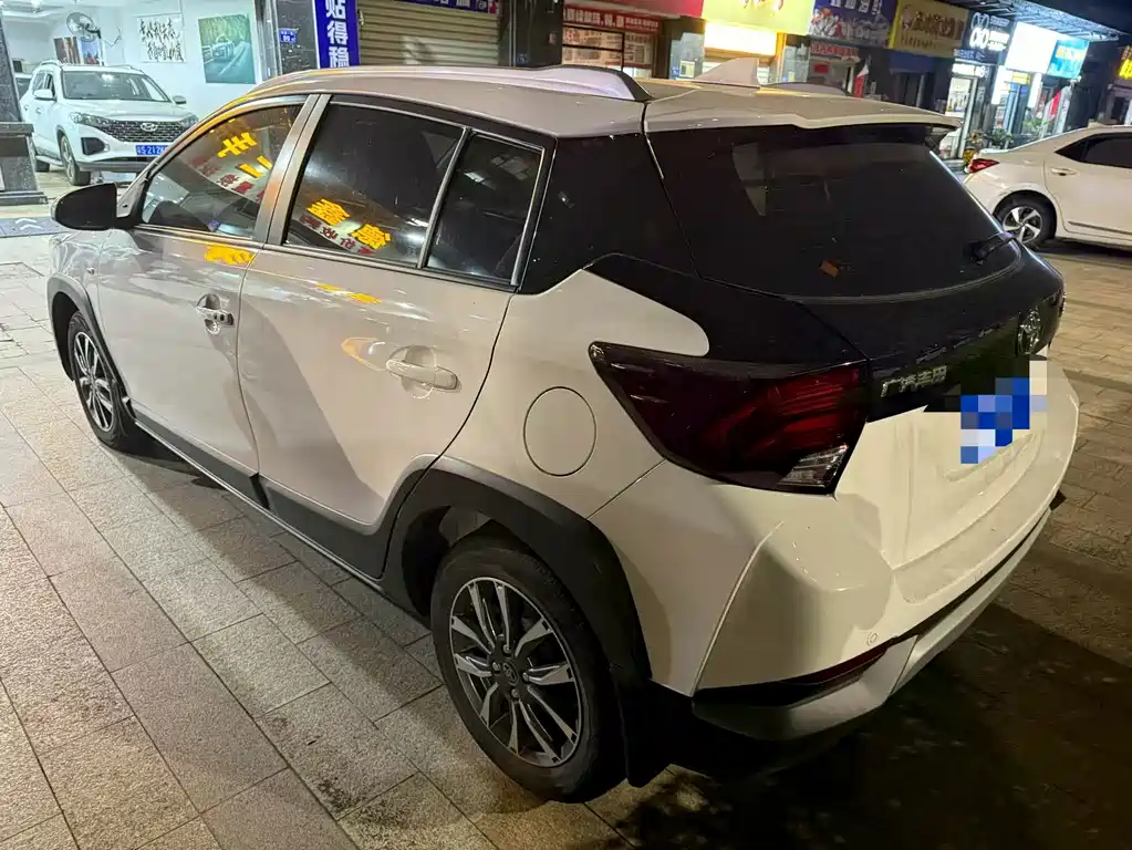 Toyota Yaris L — миниатюра 5