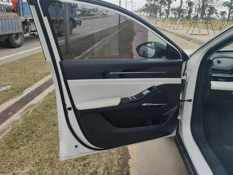 GEELY GALAXY GALAXY L6