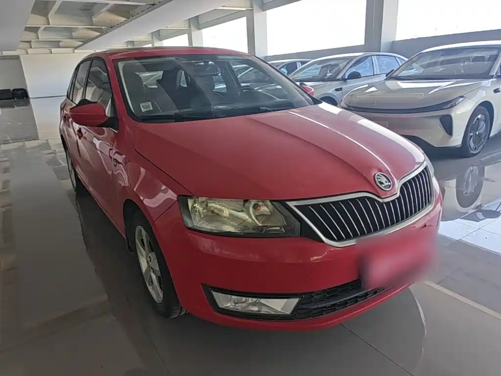 Skoda Rapid Spaceback — миниатюра 4