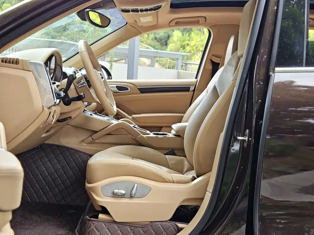 Porsche Cayenne — миниатюра 14