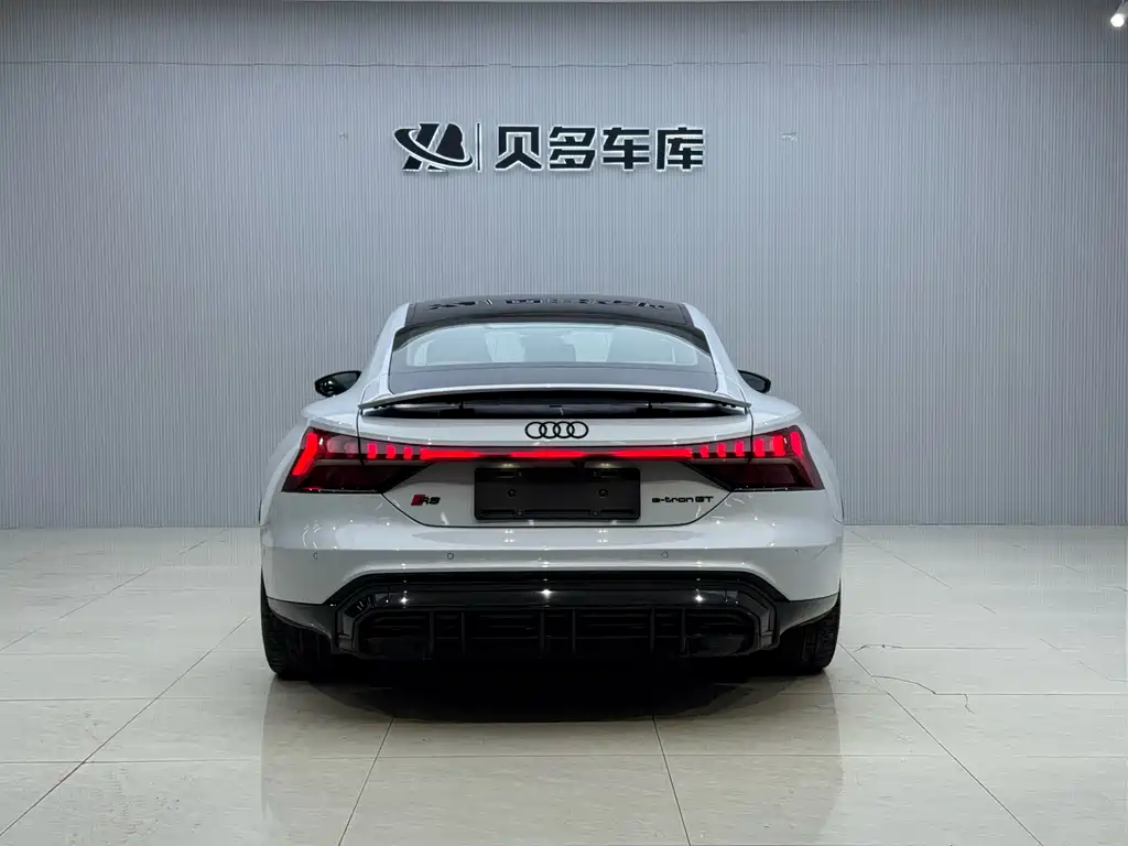 AUDI RS E TRON GT