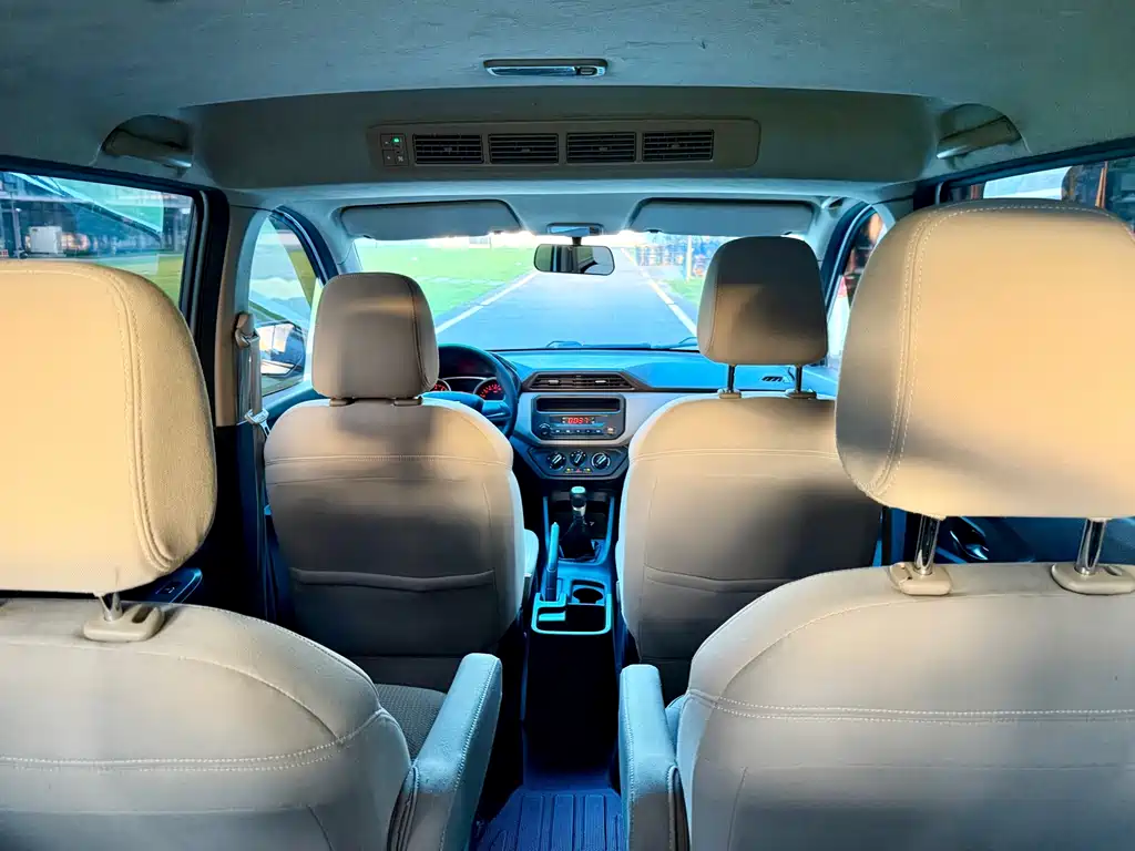 Wuling Hongguang — миниатюра 11