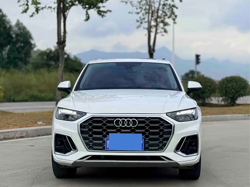 Audi Q5L — миниатюра 2