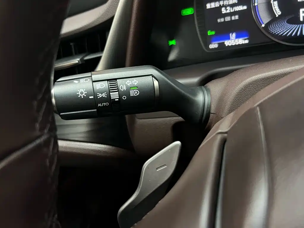 Lexus ES — миниатюра 22