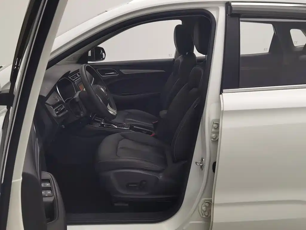 Roewe RX3 — миниатюра 10