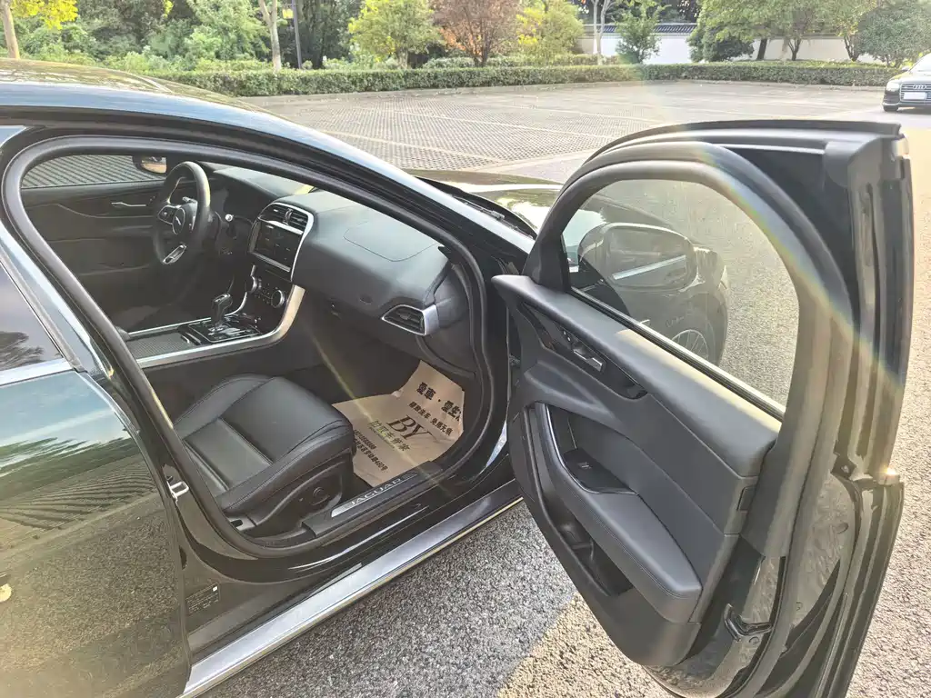 Jaguar XEL — миниатюра 6