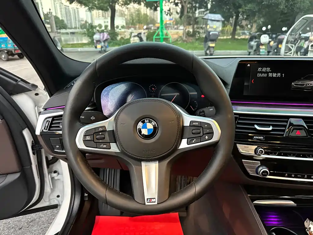 BMW 5 Series — миниатюра 16