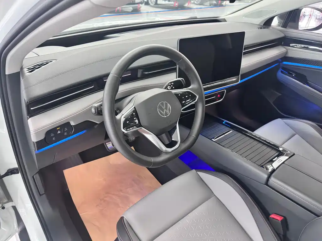 VOLKSWAGEN ID.7 VIZZION