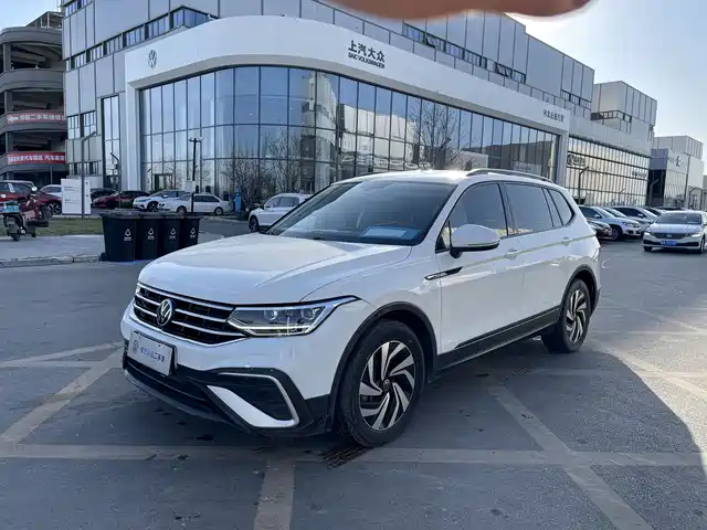 VOLKSWAGEN TIGUAN L