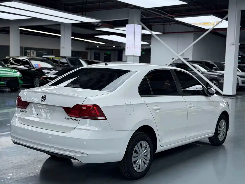 VOLKSWAGEN SANTANA