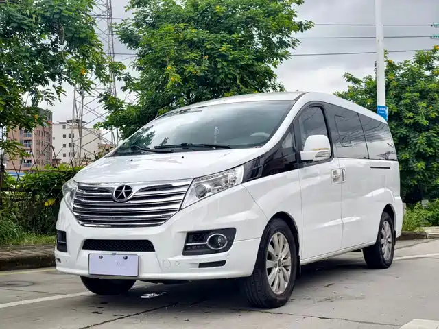 2017 JAC M5