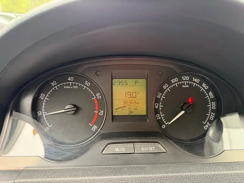 Skoda Rapid — миниатюра 6