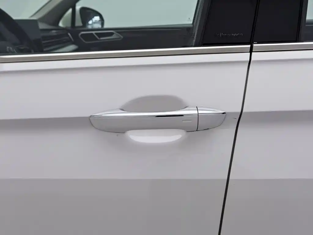 Volkswagen Tiguan L — миниатюра 18