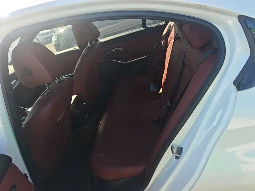 BMW 3 Series — миниатюра 17