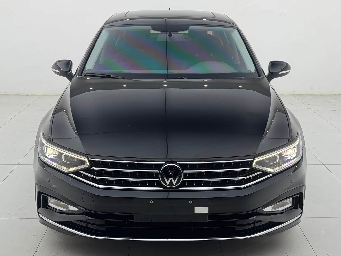Volkswagen Magotan 1.4 л 2024 г. Чёрный, пробег 11299 км