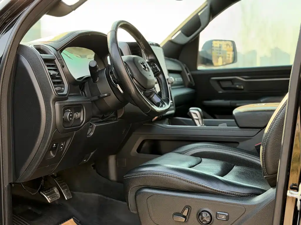 Ram Trucks 2022 6.2T
