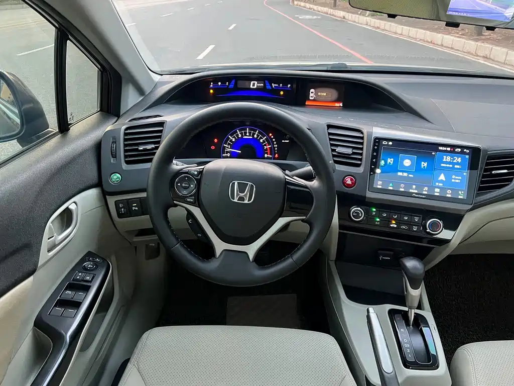 Honda Civic — миниатюра 13