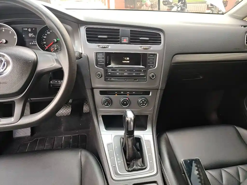 Volkswagen Golf — миниатюра 13