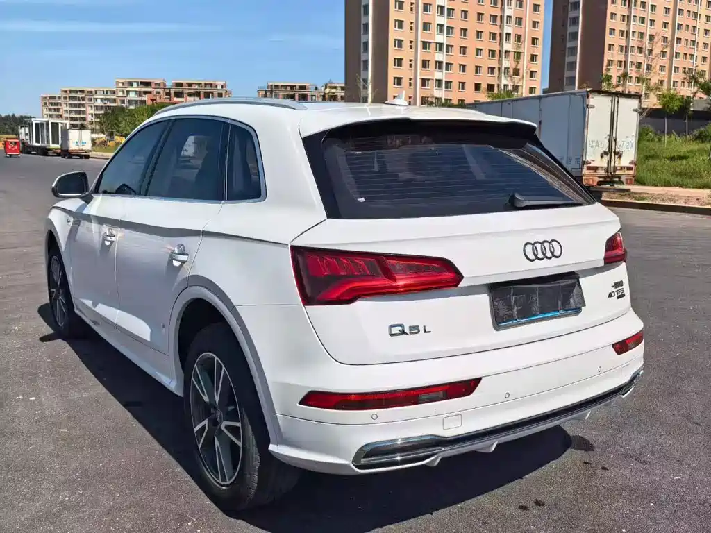 Audi Q5L — миниатюра 5