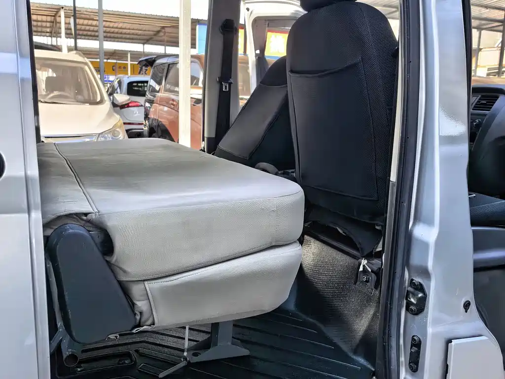 Wuling Rongguang S — миниатюра 13