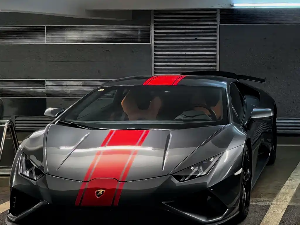 LAMBORGHINI HURACÁN