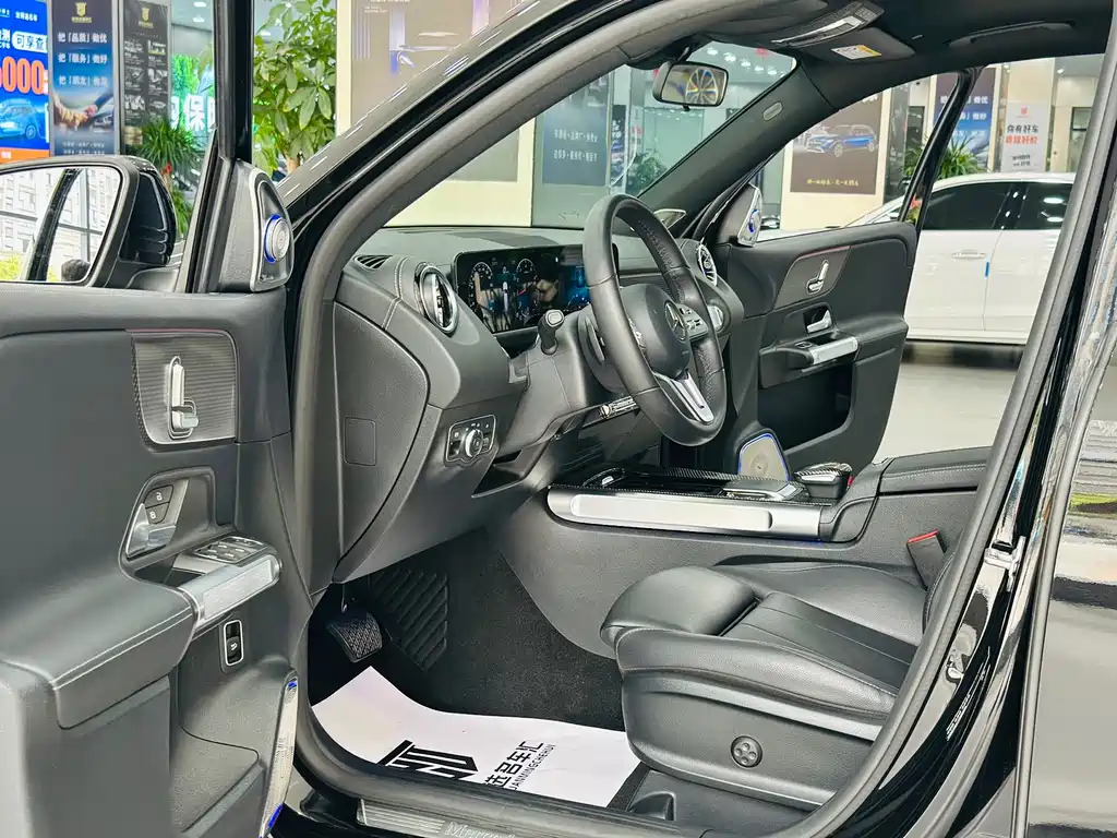 Mercedes-Benz GLB — миниатюра 4