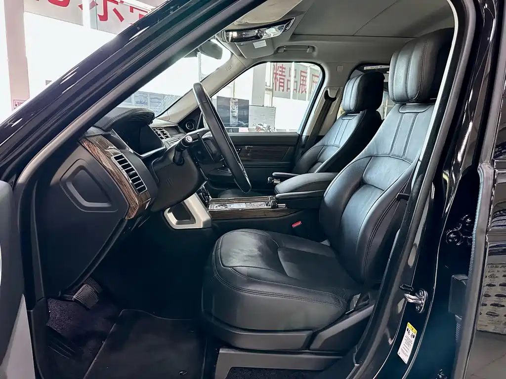 Land Rover Range Rover — миниатюра 6