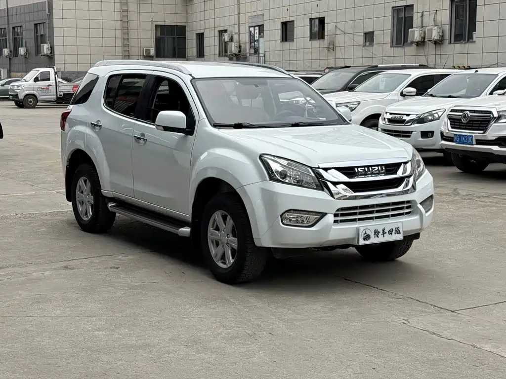 ISUZU MU X SHEPHERD RANGER