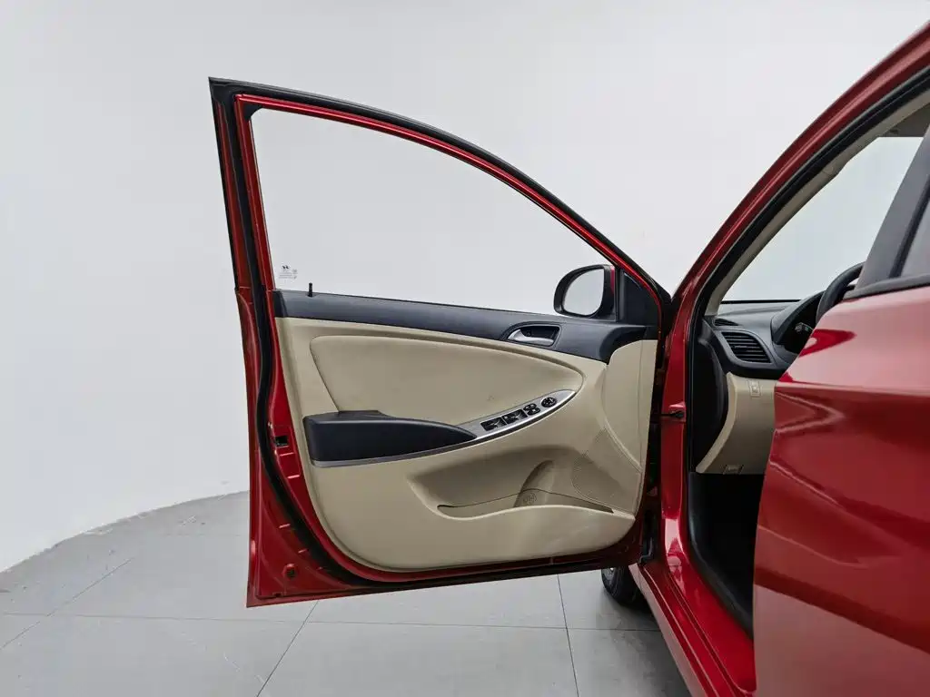 Hyundai Verna — миниатюра 8