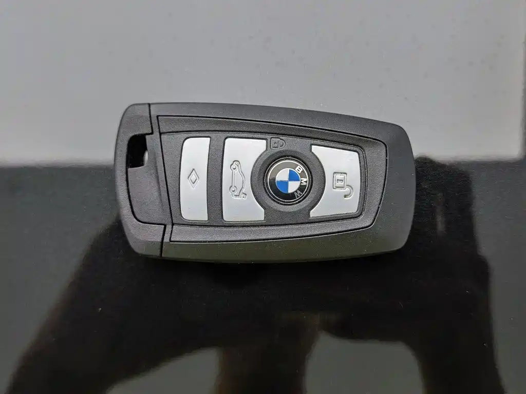BMW 5 Series — миниатюра 19