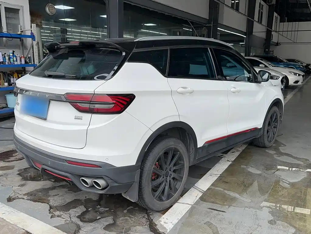 Geely Binyue - фото 6