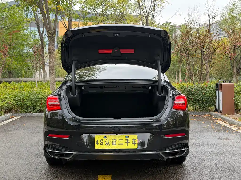 Hongqi Hongqi H5 — миниатюра 18
