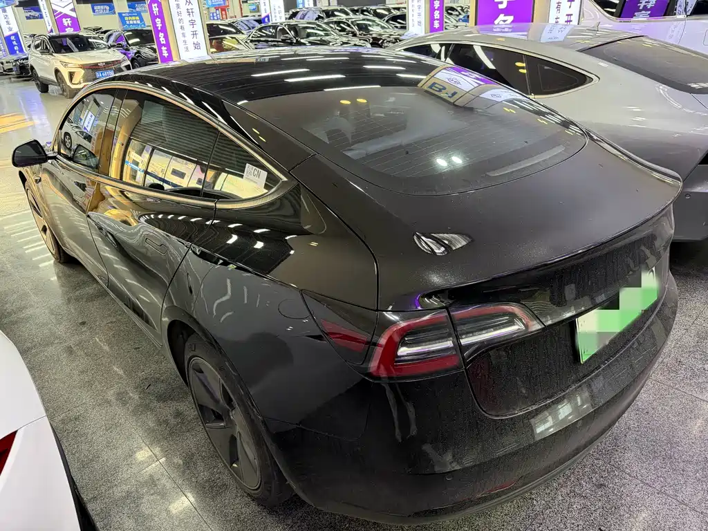 Tesla Model 3 — миниатюра 4