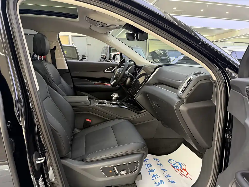 Hongqi Hongqi HS3 PHEV — миниатюра 6