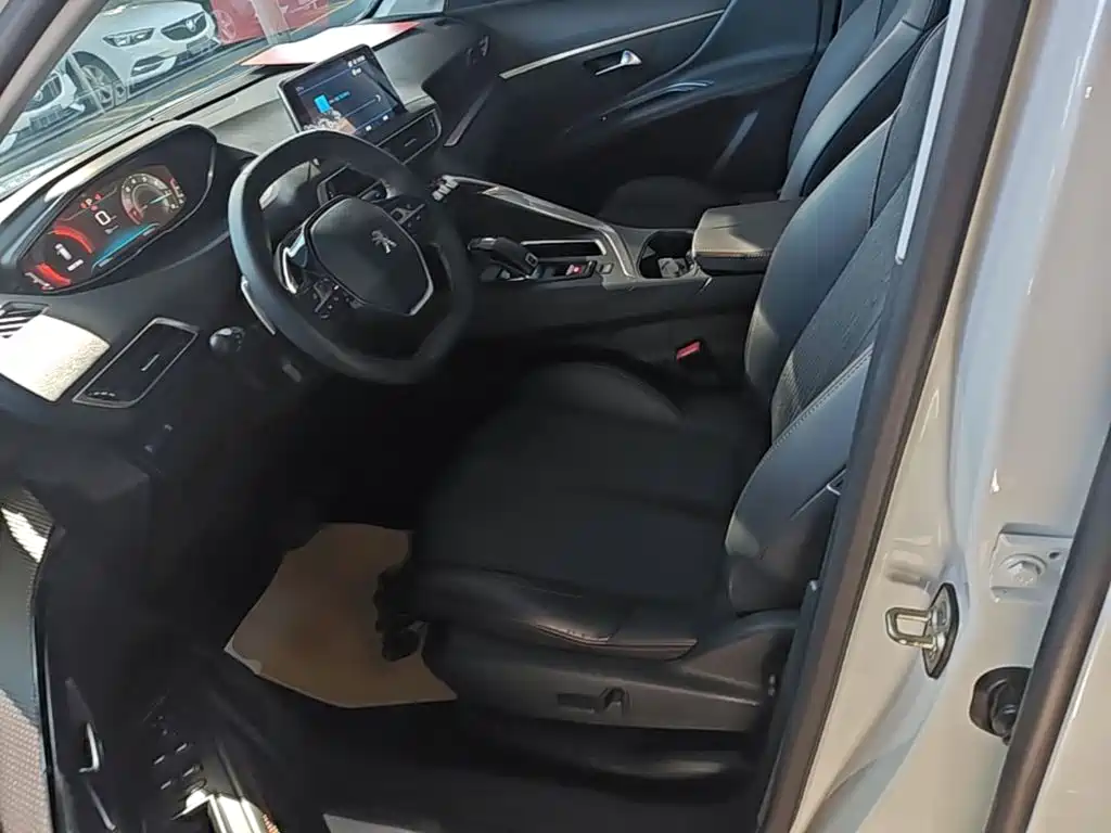 Peugeot 5008 — миниатюра 15
