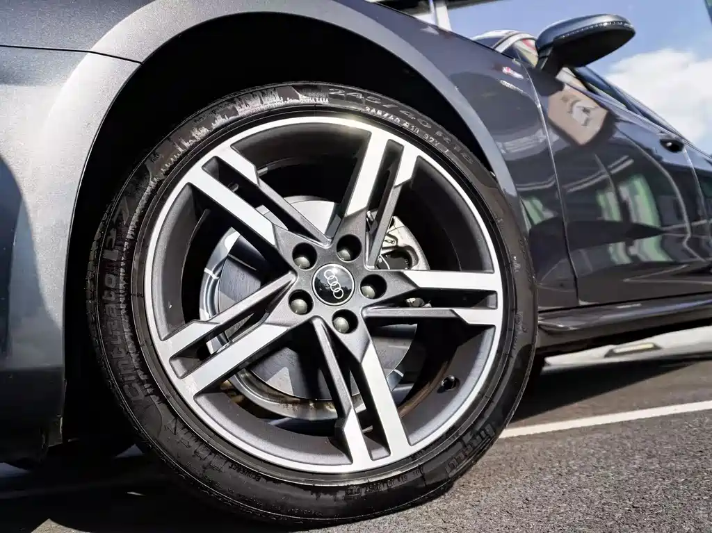 Audi A4L — миниатюра 12