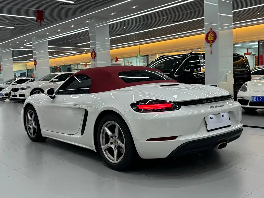 PORSCHE 718