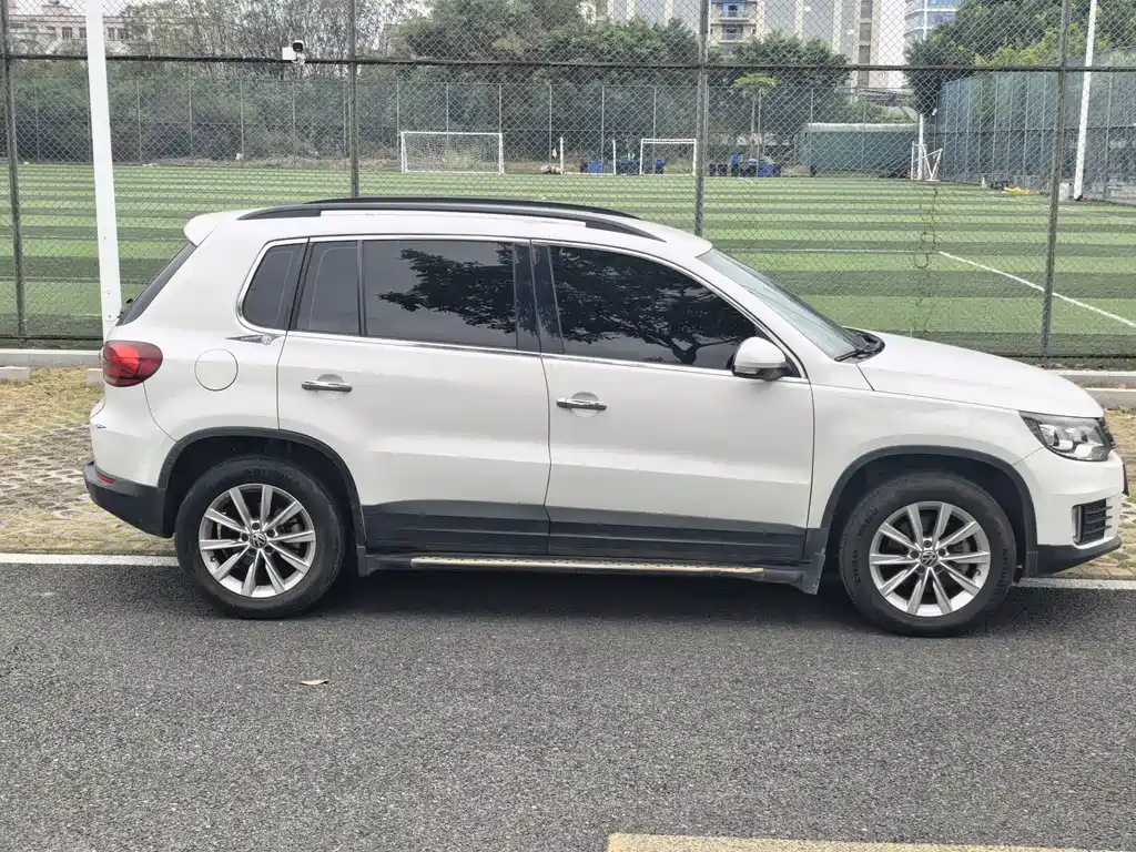 Volkswagen Tiguan 2015 1.8TSI AT Comfort