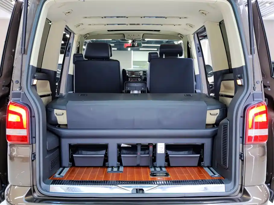Volkswagen Multivan — миниатюра 34