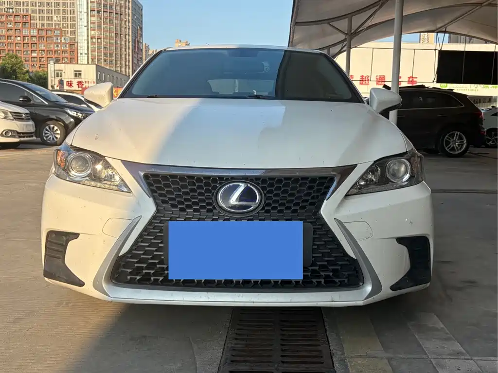 Lexus CT — миниатюра 2